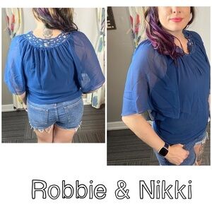 Robbi & Nikki blue crochet trim flutter sleeve top lightweight summer Flowy